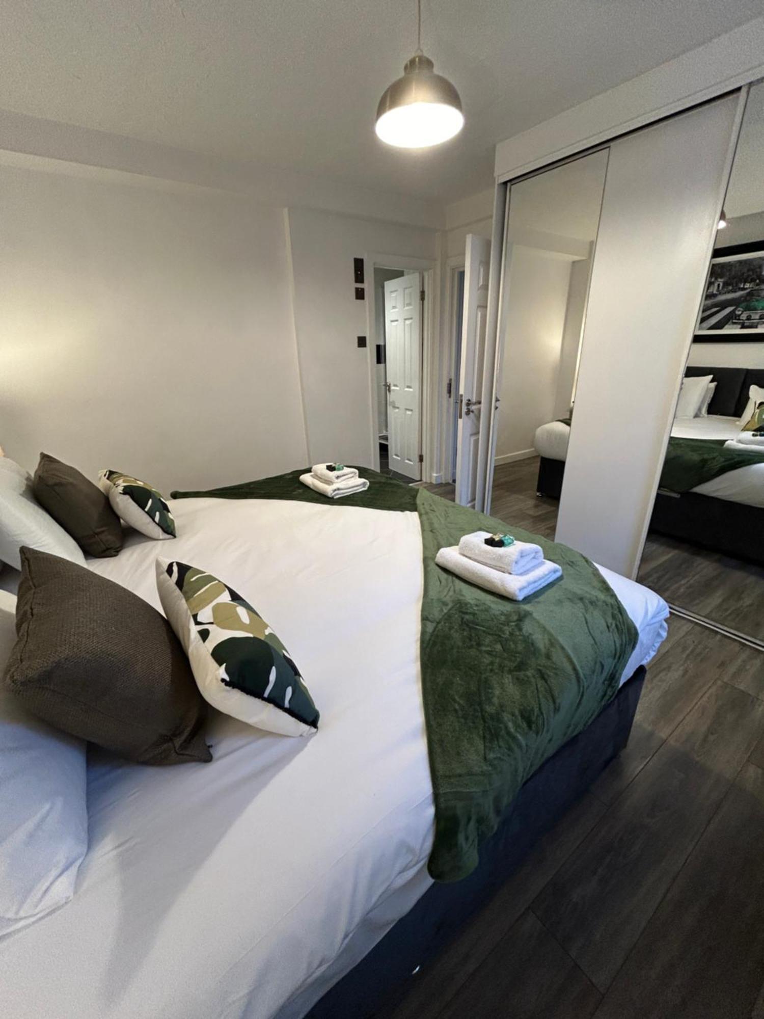 Spacious 3 Bedroom Apartment Close To Marina, 2 Parking Spaces, Kingsize Or Single Beds Southampton Zewnętrze zdjęcie